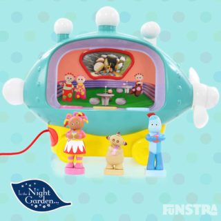 The In the Night Garden Musical Activity Pinky Ponk blimp with figures allows little ones to explore songs, stories, counting and fun with sounds and lights, and moving pictures with this fun playset.